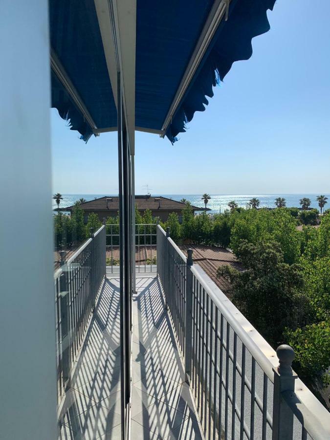 Ferienwohnung Attico Sul Mare Fermo Exterior foto